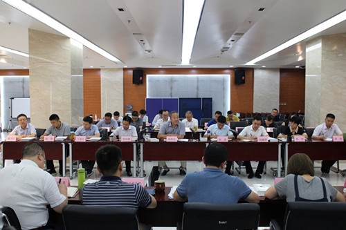西投控股召開黨總支（擴(kuò)大）會(huì)議暨中心組學(xué)習(xí)會(huì)議學(xué)習(xí)習(xí)總書記講話精神及中央、省、市相關(guān)會(huì)議文件精神