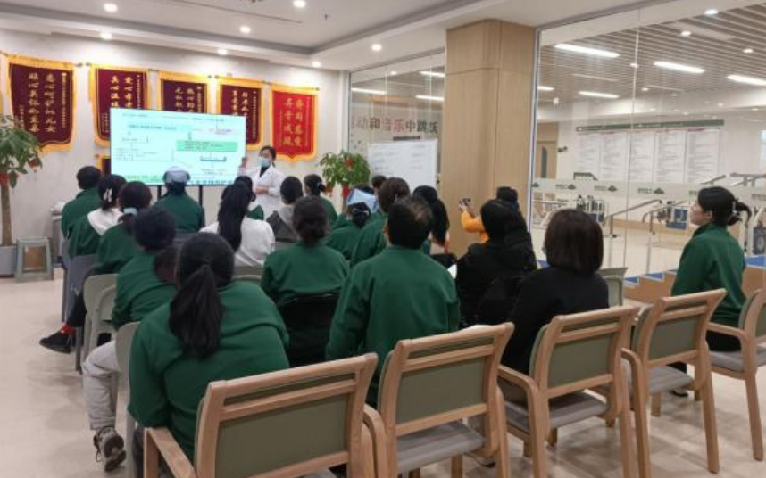 “救”在身邊！共筑服務安全——頤信養(yǎng)老舉辦急救技能培訓
